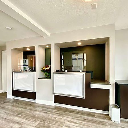 Travelodge Inn & Suites By Wyndham Missoula University Park Exteriör bild