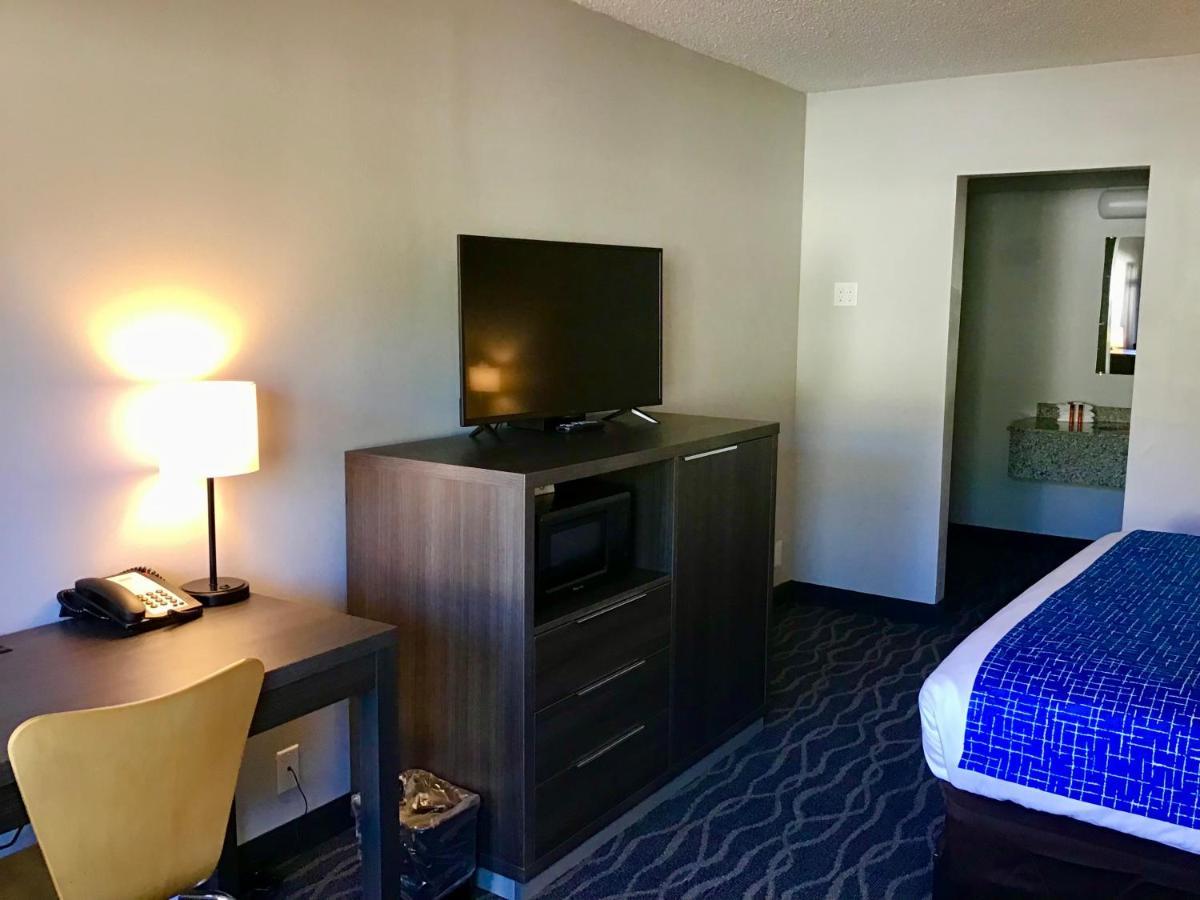Travelodge Inn & Suites By Wyndham Missoula University Park Exteriör bild