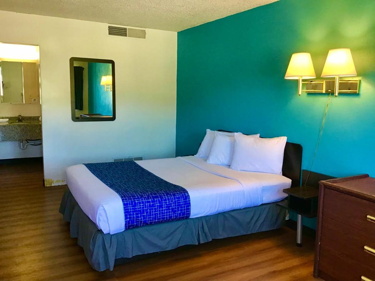 Travelodge Inn & Suites By Wyndham Missoula University Park Exteriör bild