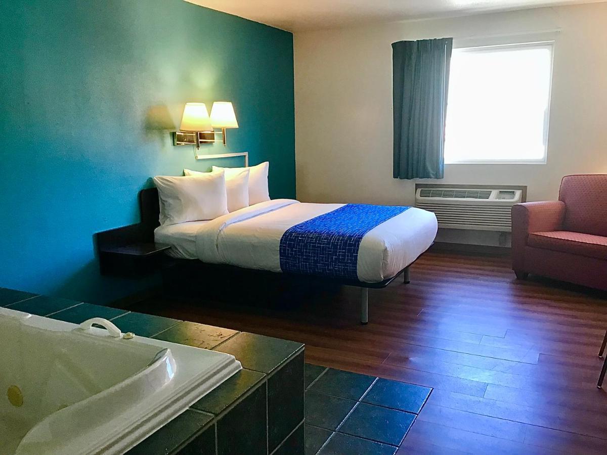 Travelodge Inn & Suites By Wyndham Missoula University Park Exteriör bild
