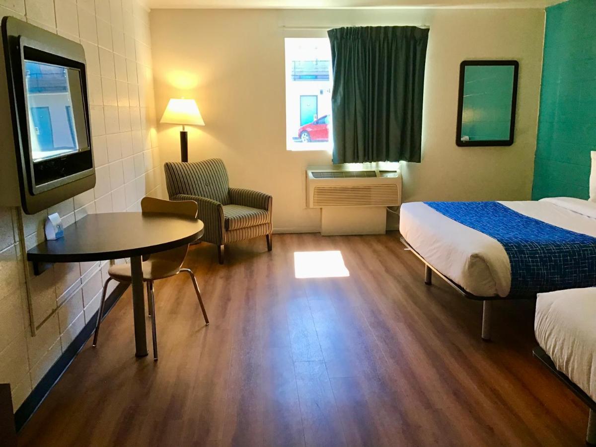 Travelodge Inn & Suites By Wyndham Missoula University Park Exteriör bild